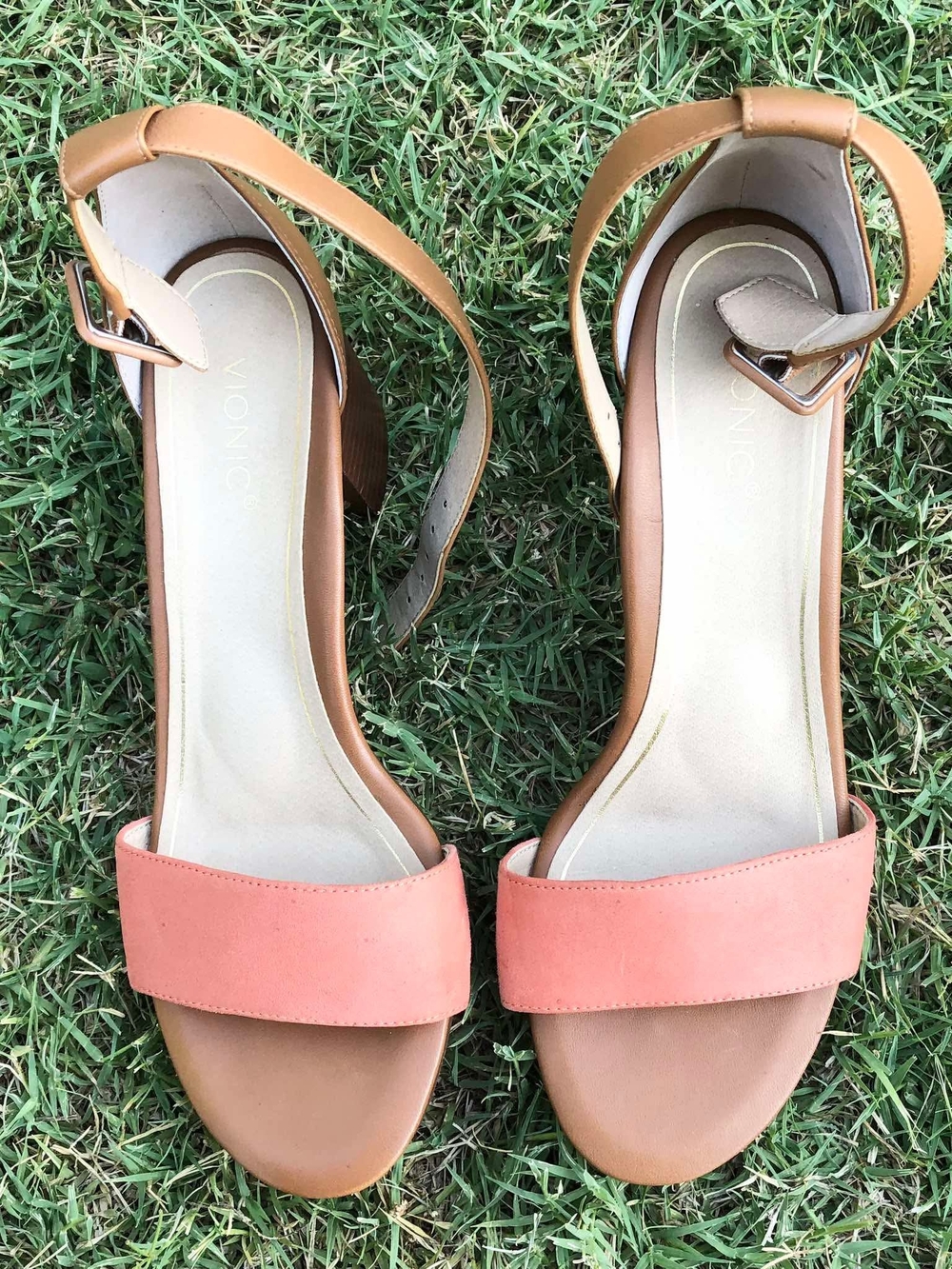Vionic Women's Ankle Strap Sandals Tan/Pink Leather Buckle Rubber Sole 10M